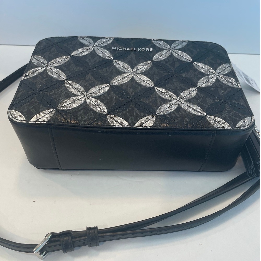 NWT!‎ Michael Kors Crossbody MD Camera Bag Black/Silver Floral Monogram - Picture 4 of 8
